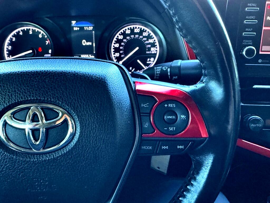 Toyota Camry SE 2021