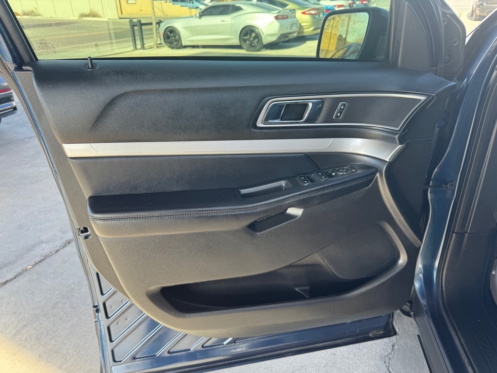 Ford Explorer XLT FWD 2017