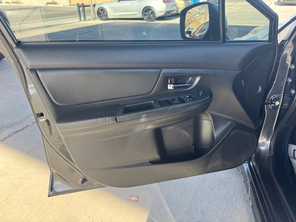 Subaru Impreza Sport 5-Door-Limited+S/R 2014