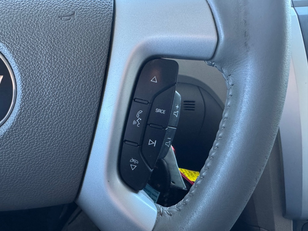 Chevrolet Traverse LS FWD w/PDC 2012