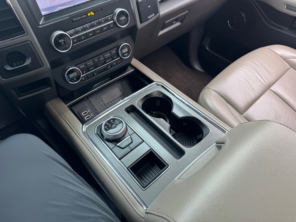 Ford Expedition XLT 2WD 2019