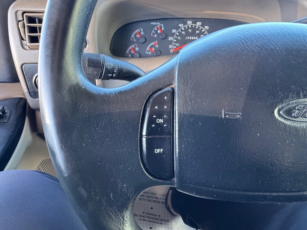 Ford F-250 SD XL Crew Cab Short Bed 4WD 2001