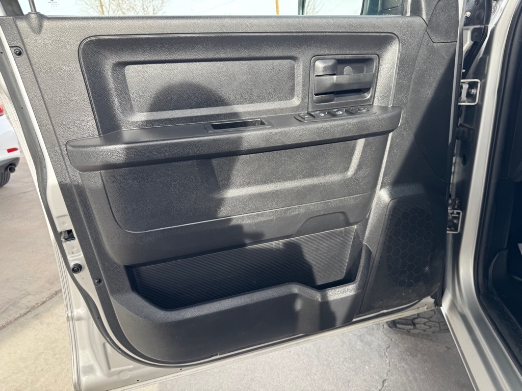 RAM 1500 Tradesman Quad Cab 4WD 2014