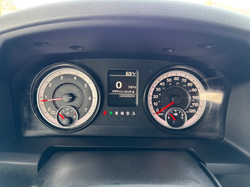 RAM 1500 Tradesman Quad Cab 4WD 2014