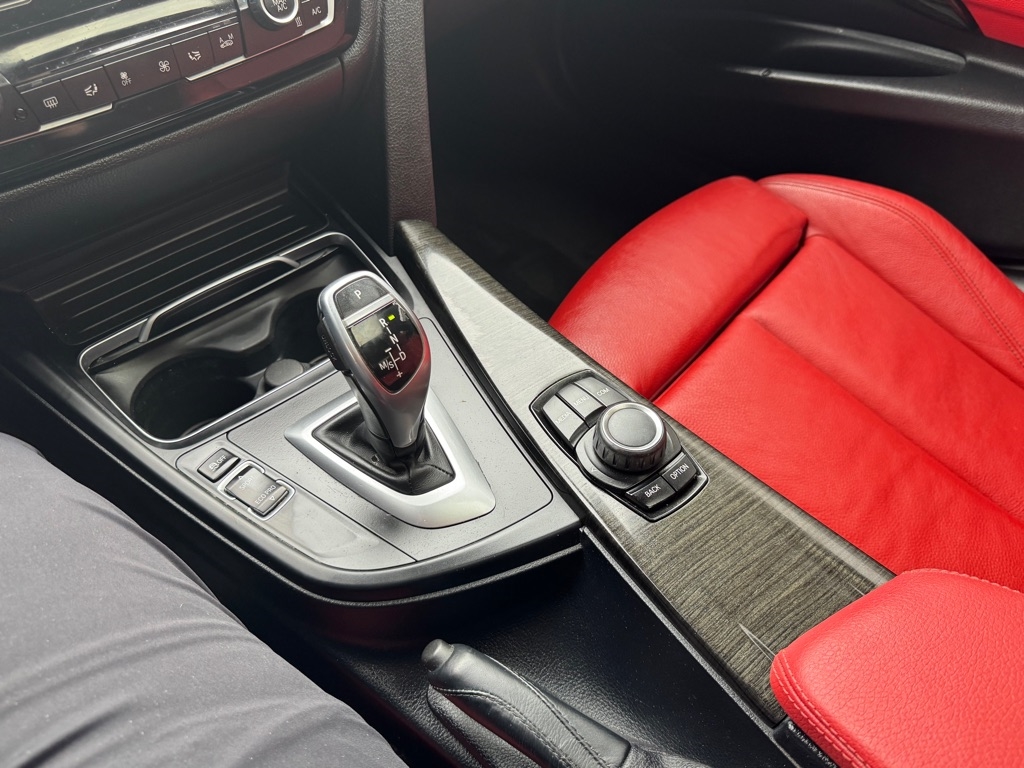 BMW 3-Series 330i SULEV Sedan 2018