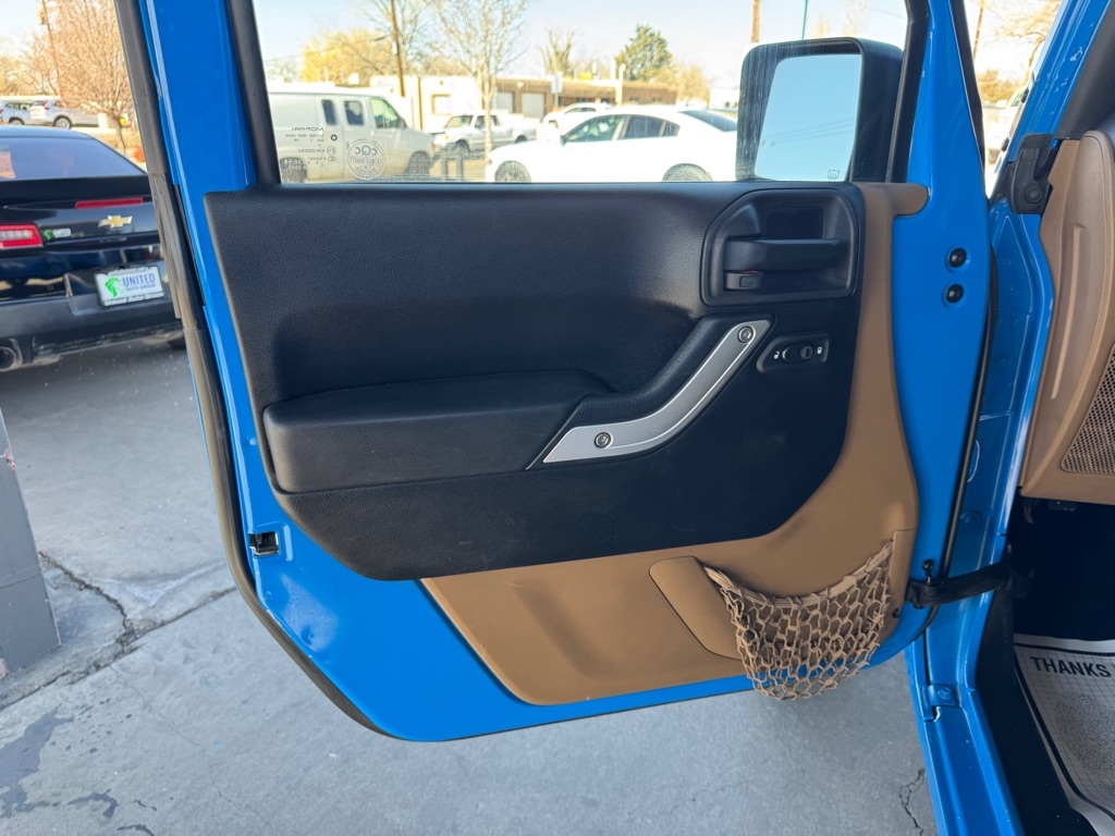 Jeep Wrangler Unlimited Sahara 4WD 2011