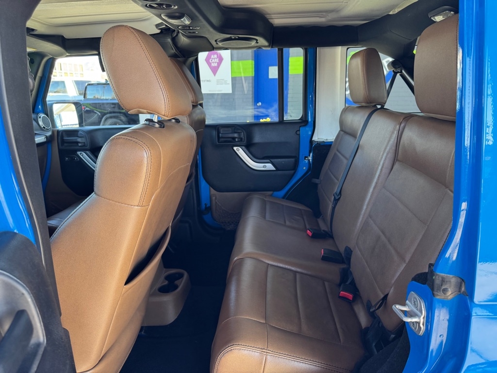 Jeep Wrangler Unlimited Sahara 4WD 2011