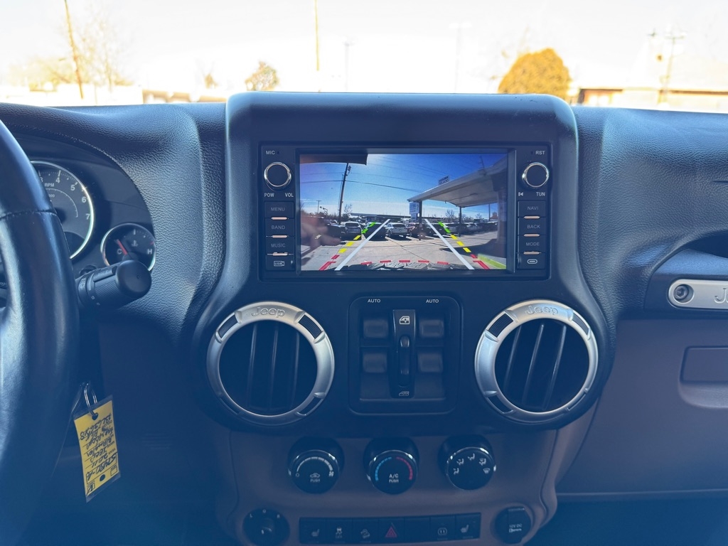 Jeep Wrangler Unlimited Sahara 4WD 2011