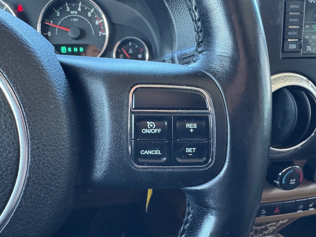 Jeep Wrangler Unlimited Sahara 4WD 2011