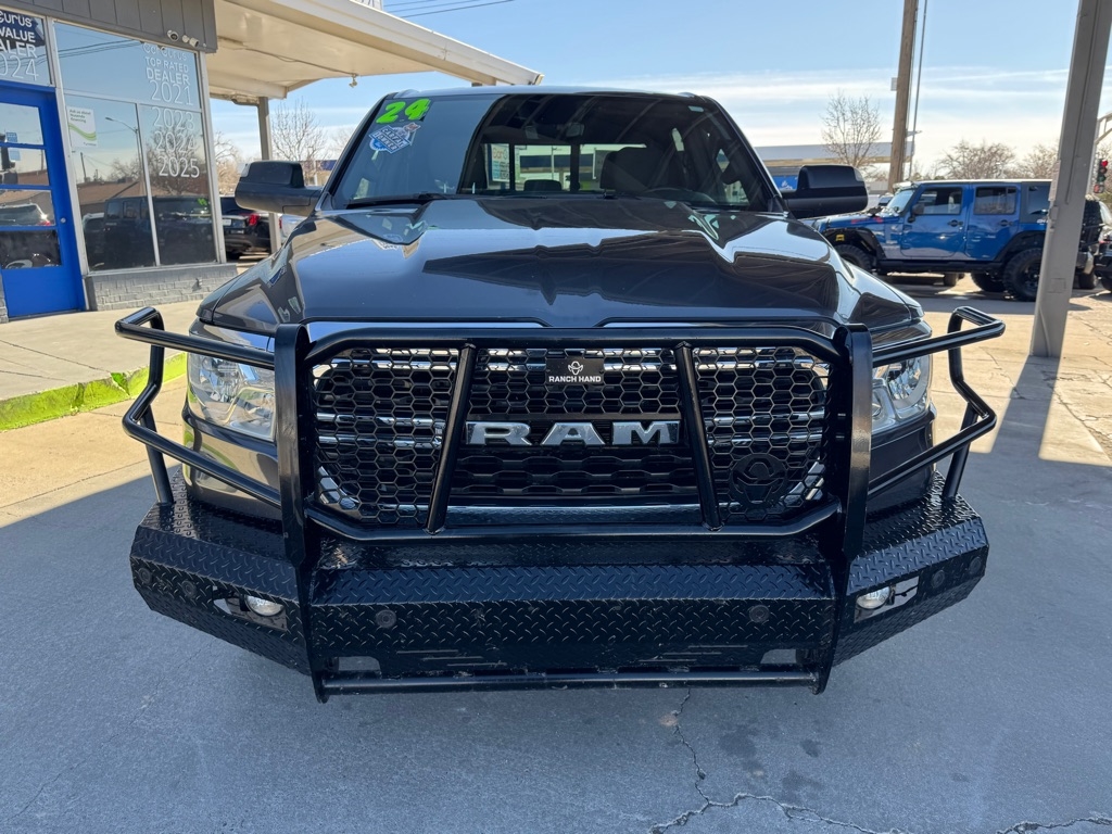 RAM 1500 Big Horn Crew Cab SWB 4WD 2024