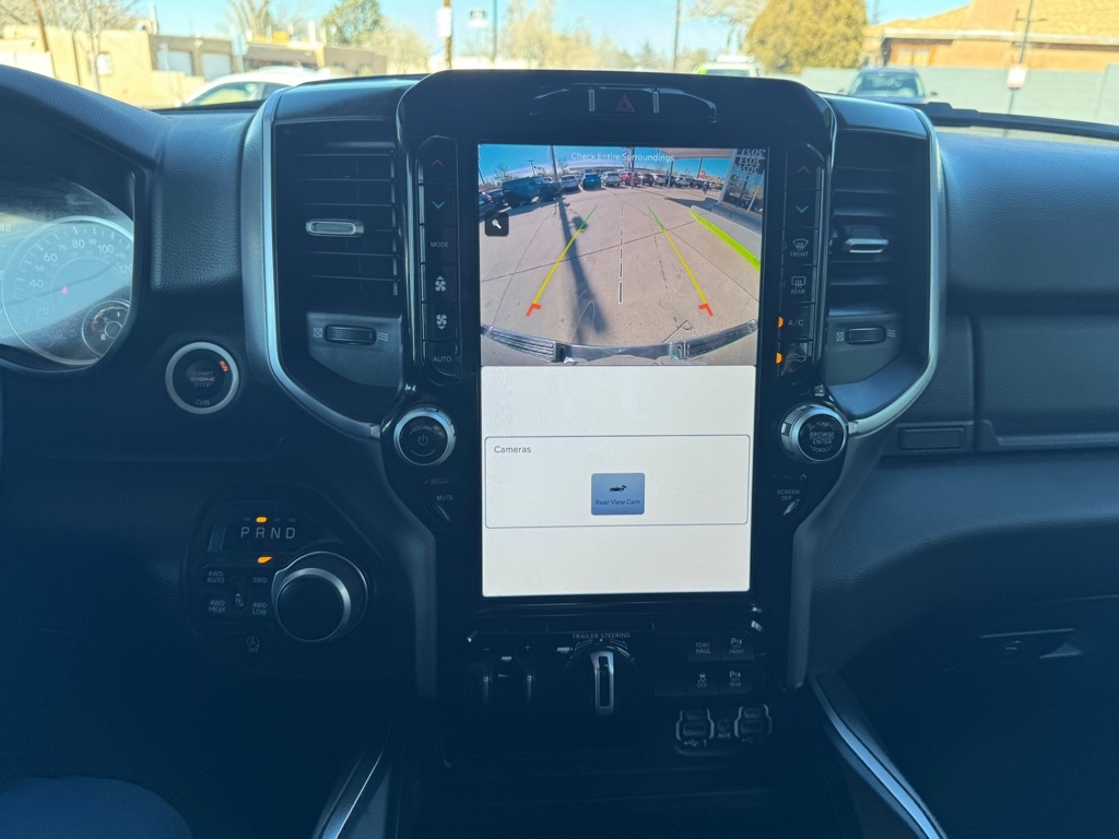 RAM 1500 Big Horn Crew Cab SWB 4WD 2024