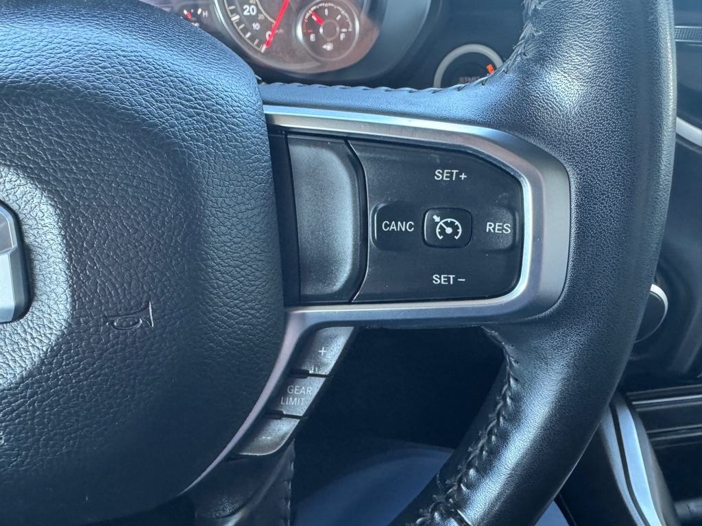 RAM 1500 Big Horn Crew Cab SWB 4WD 2024