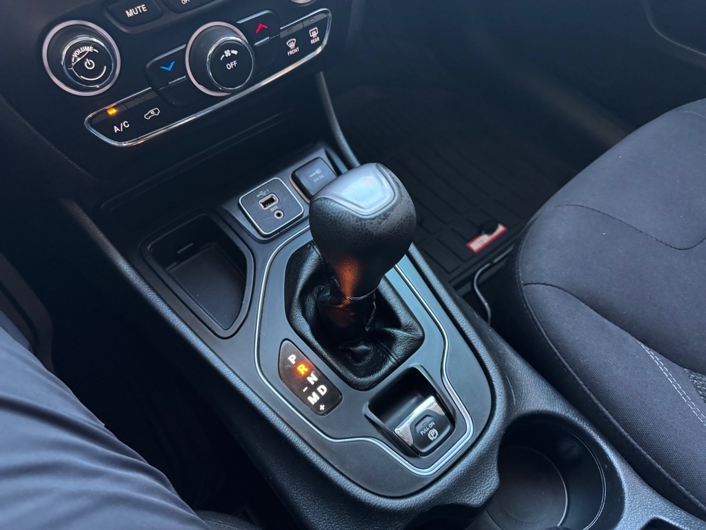 Jeep Cherokee Latitude FWD 2019