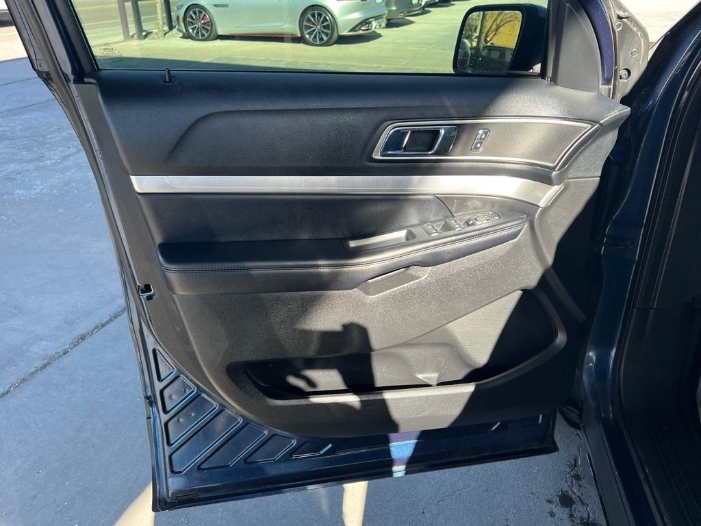 Ford Explorer XLT AWD 2021