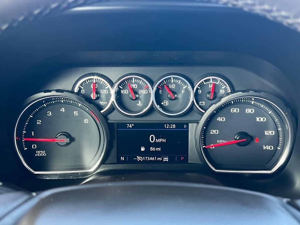 Chevrolet Suburban LS 4WD 2021