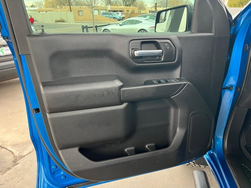 Chevrolet Silverado 1500 Custom Crew Cab 4WD 2022