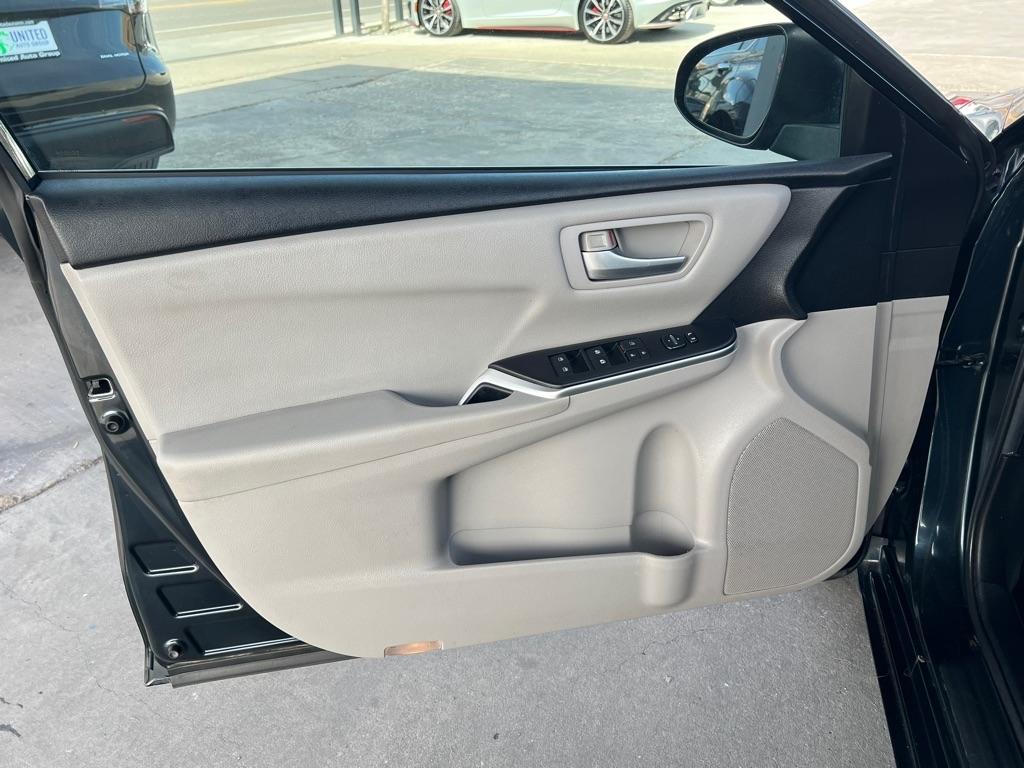 Toyota Camry LE 2017