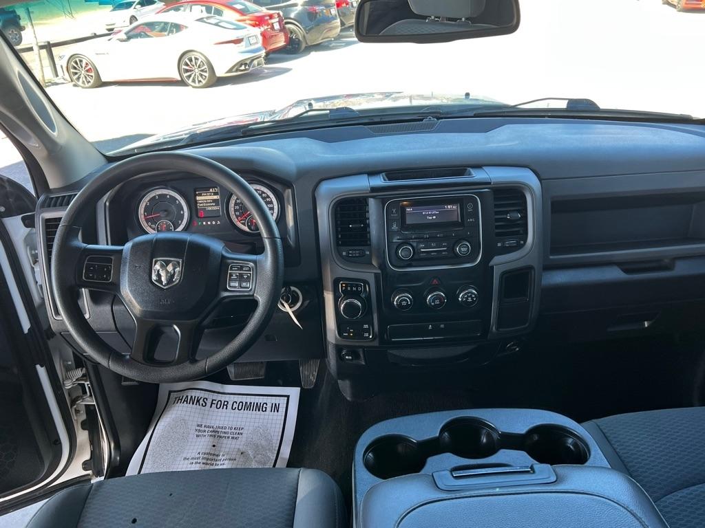 RAM 1500 Tradesman Crew Cab SWB 4WD 2018