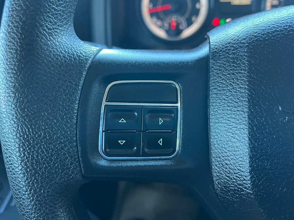 RAM 1500 Tradesman Crew Cab SWB 4WD 2018