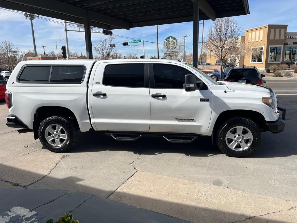 Toyota Tundra SR5 5.7L V8 FFV CrewMax 4WD 2018