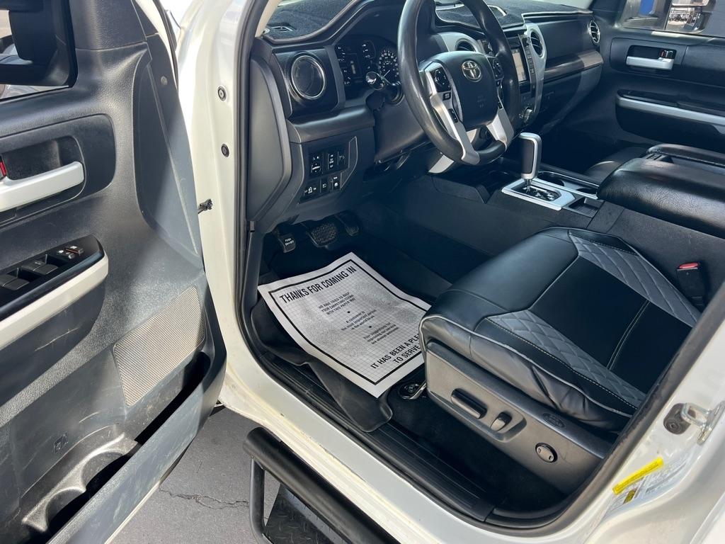 Toyota Tundra SR5 5.7L V8 FFV CrewMax 4WD 2018