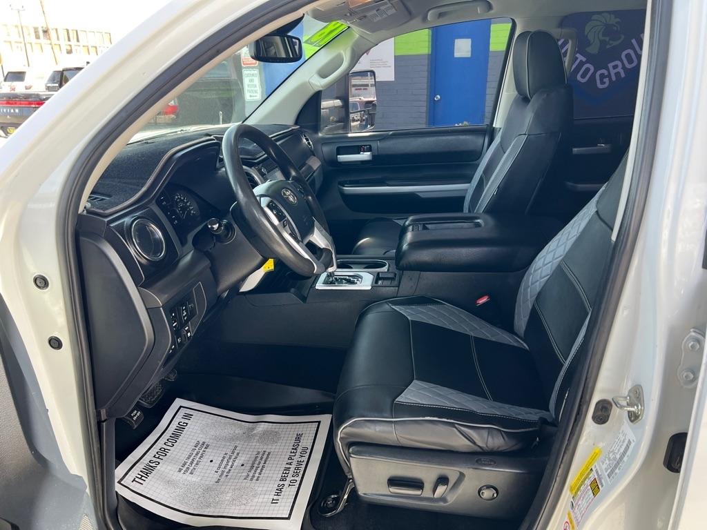 Toyota Tundra SR5 5.7L V8 FFV CrewMax 4WD 2018