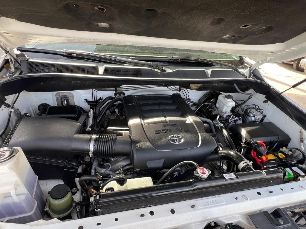 Toyota Tundra SR5 5.7L V8 FFV CrewMax 4WD 2018