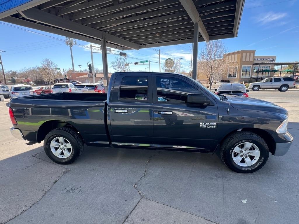 RAM 1500 SLT Quad Cab 2WD 2017