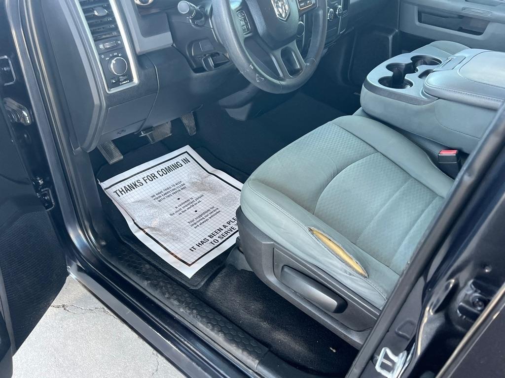 RAM 1500 SLT Quad Cab 2WD 2017