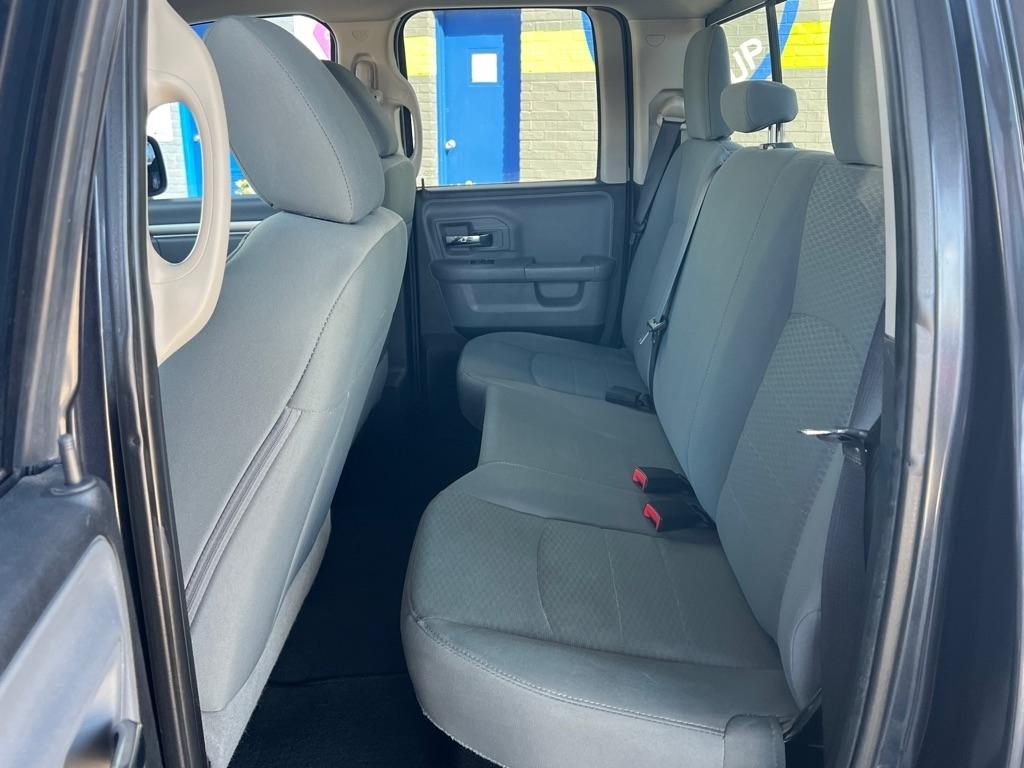 RAM 1500 SLT Quad Cab 2WD 2017