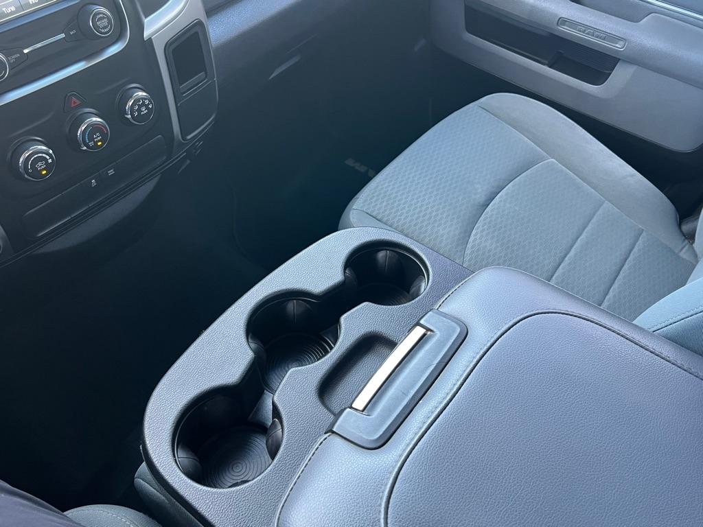 RAM 1500 SLT Quad Cab 2WD 2017