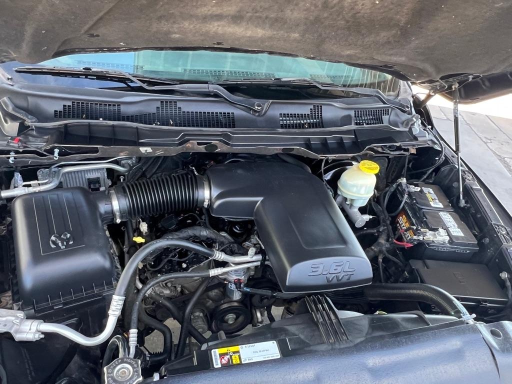 RAM 1500 SLT Quad Cab 2WD 2017