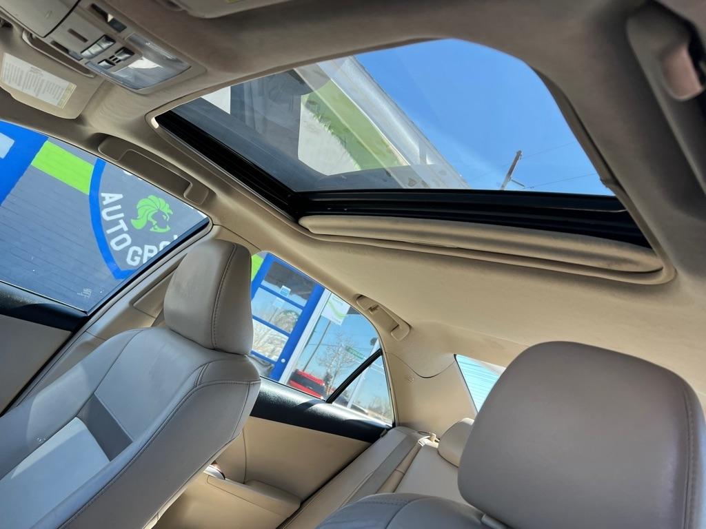 Toyota Camry SE 2012