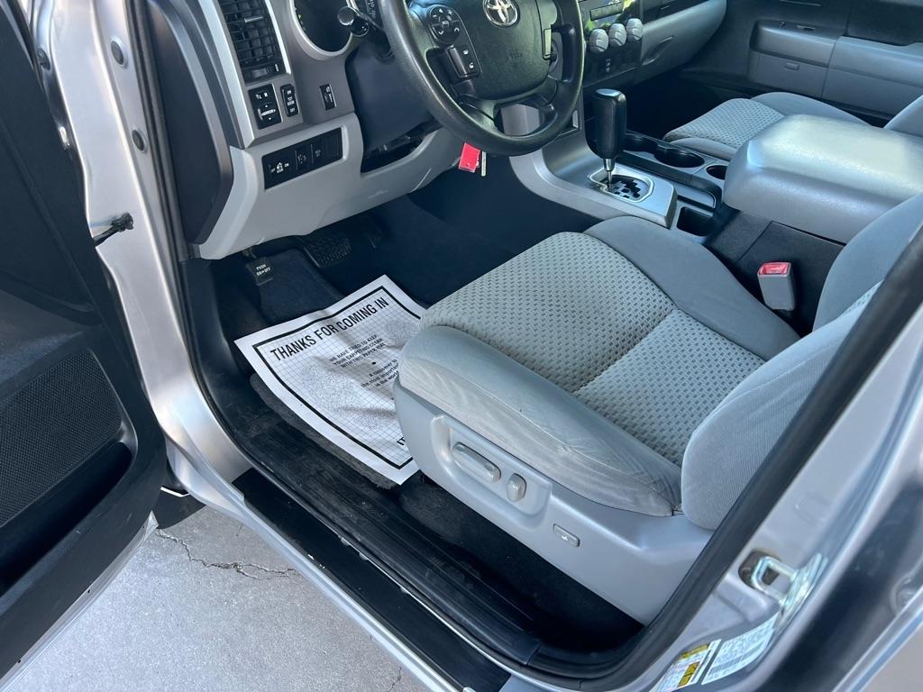 Toyota Tundra Tundra-Grade 5.7L Double Cab 4WD 2012