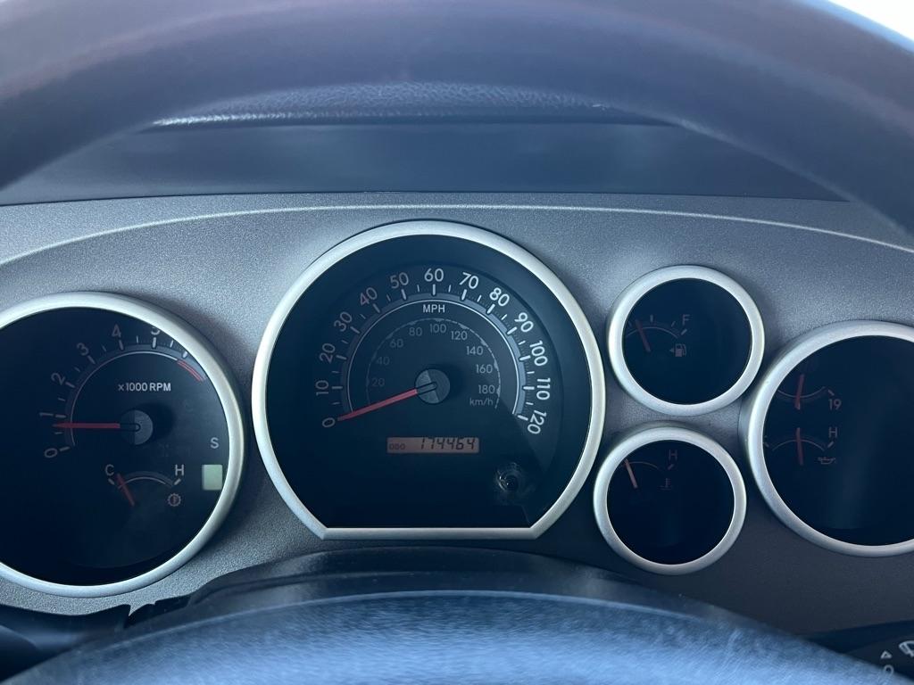 Toyota Tundra Tundra-Grade 5.7L Double Cab 4WD 2012