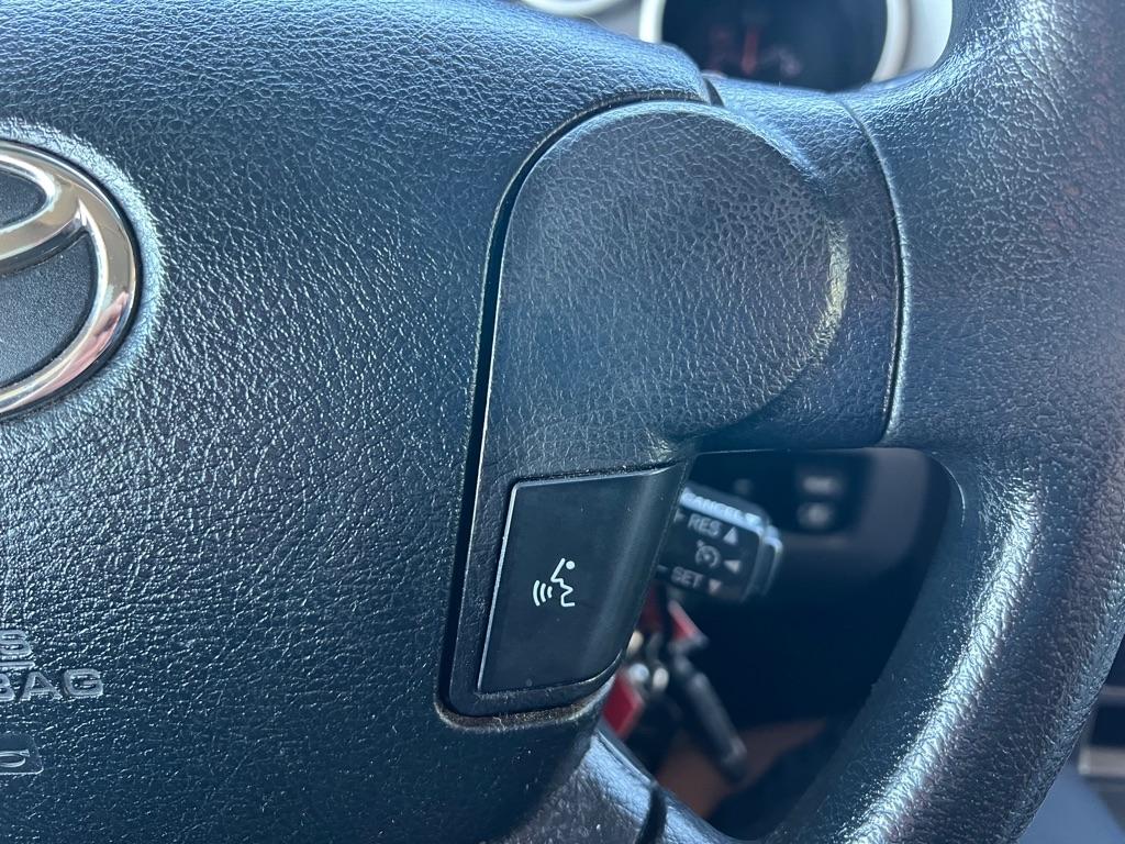 Toyota Tundra Tundra-Grade 5.7L Double Cab 4WD 2012