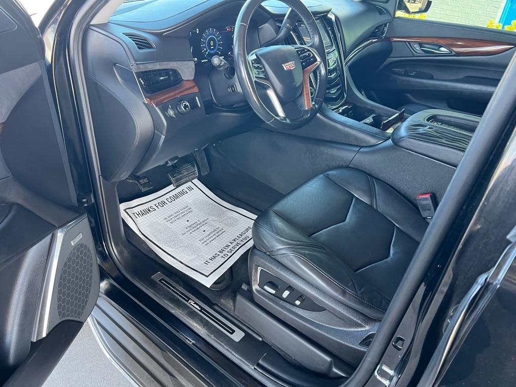 Cadillac Escalade Standard 2WD 2016