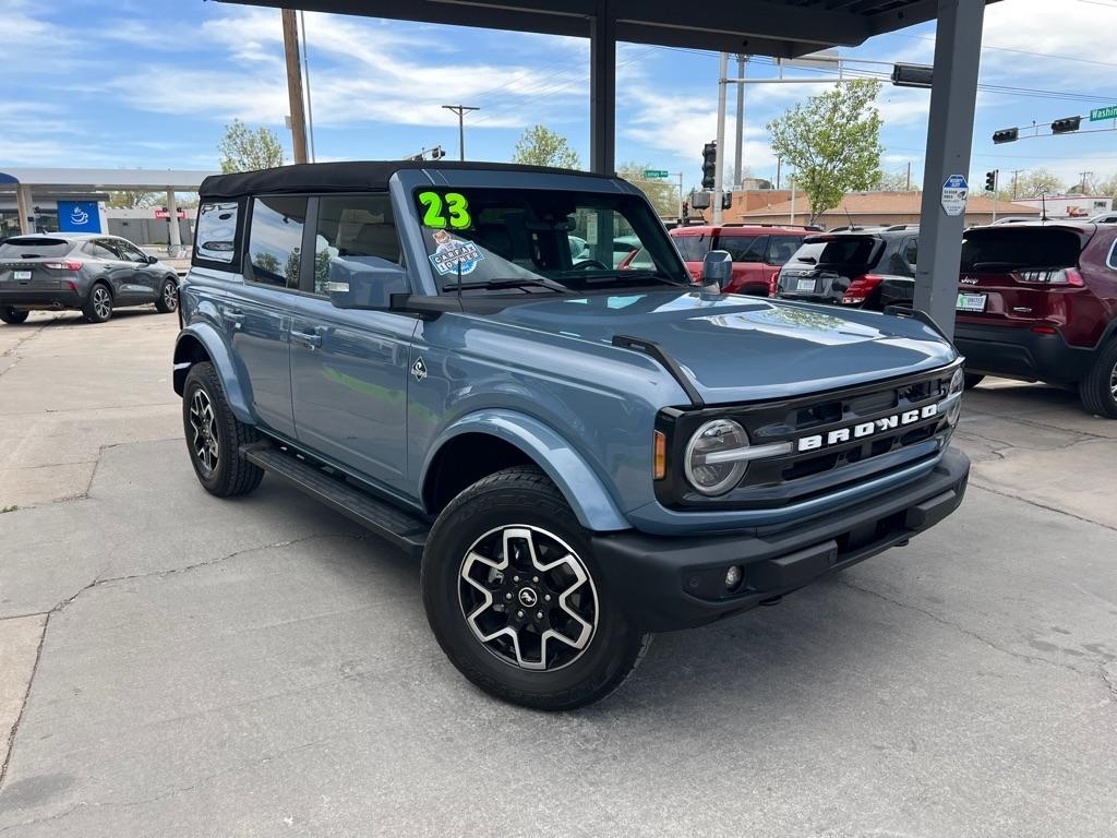 Ford Bronco Base 4-Door w/Advanced 2023