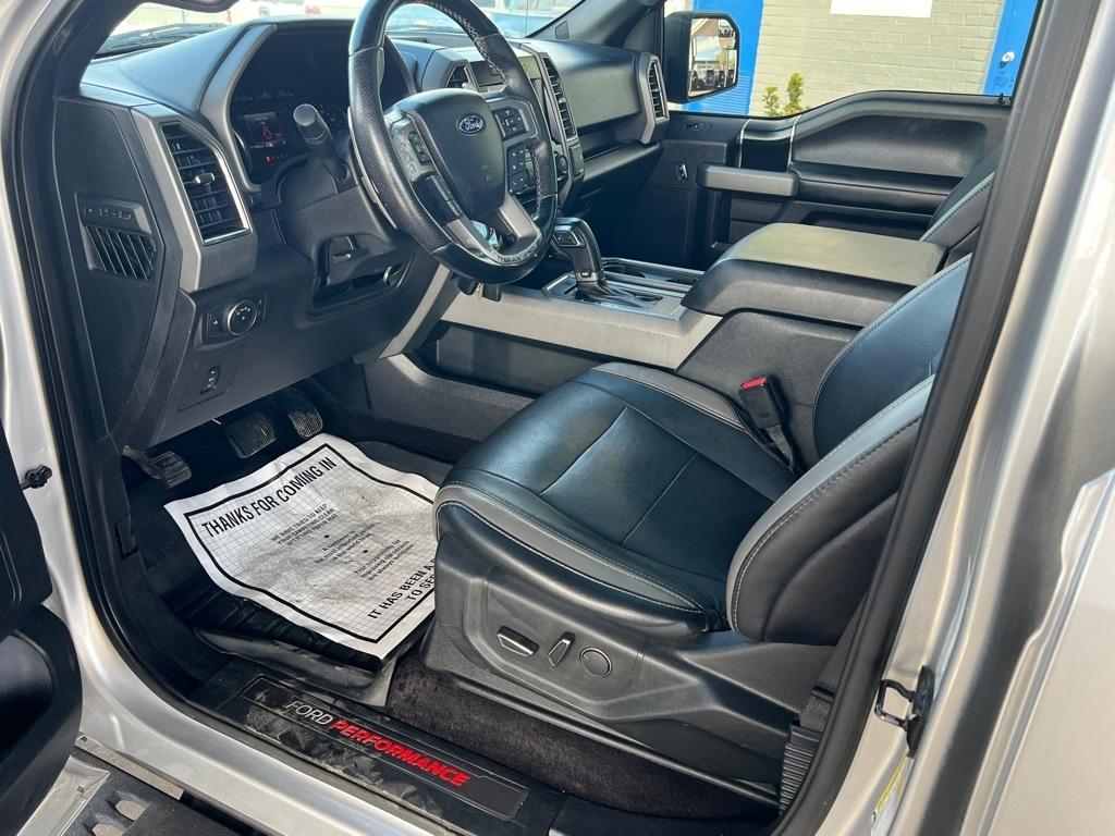 Ford F-150 Raptor SuperCrew 4WD 2017