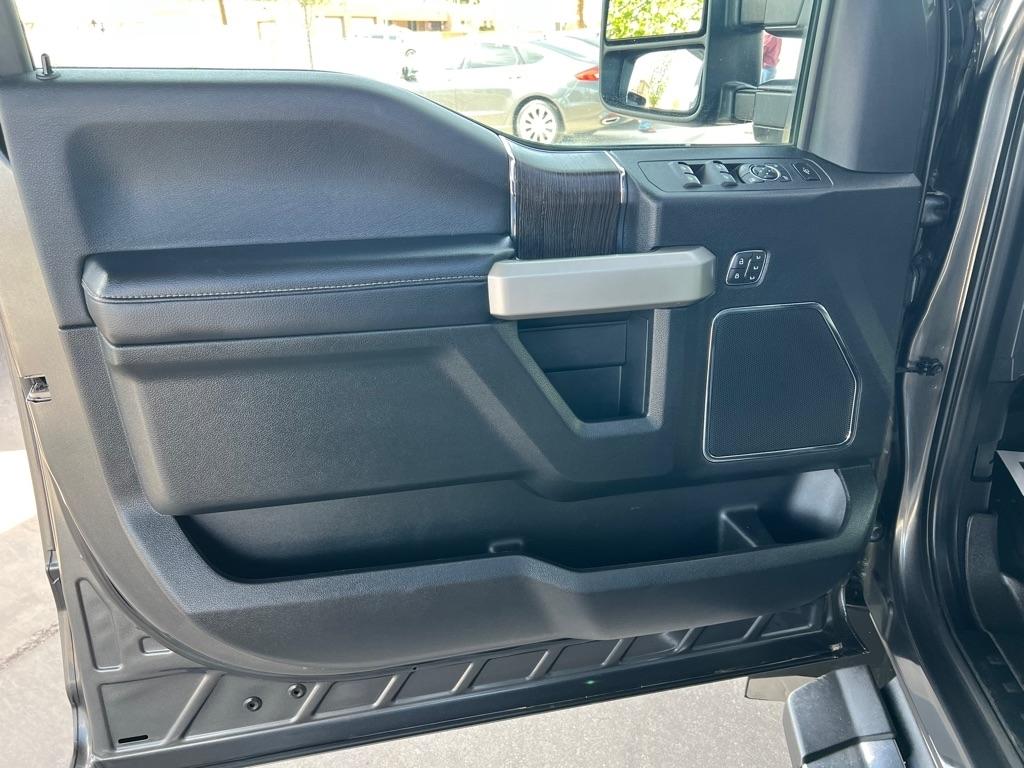 Ford F-350 SD Lariat Crew Cab Long Bed DRW 4WD 2020