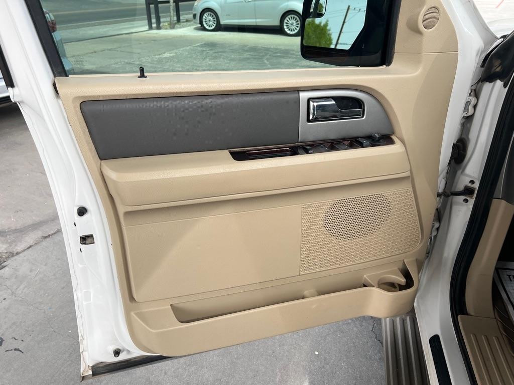 Ford Expedition XLT 4WD 2014