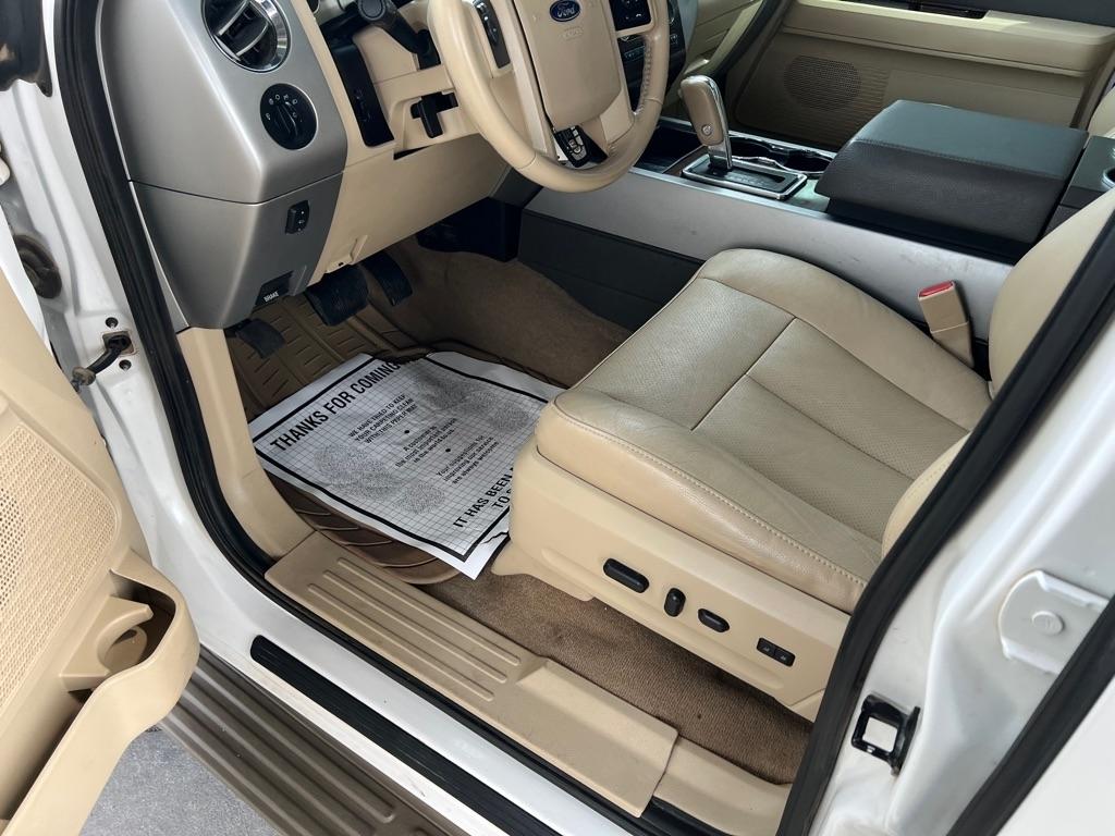 Ford Expedition XLT 4WD 2014