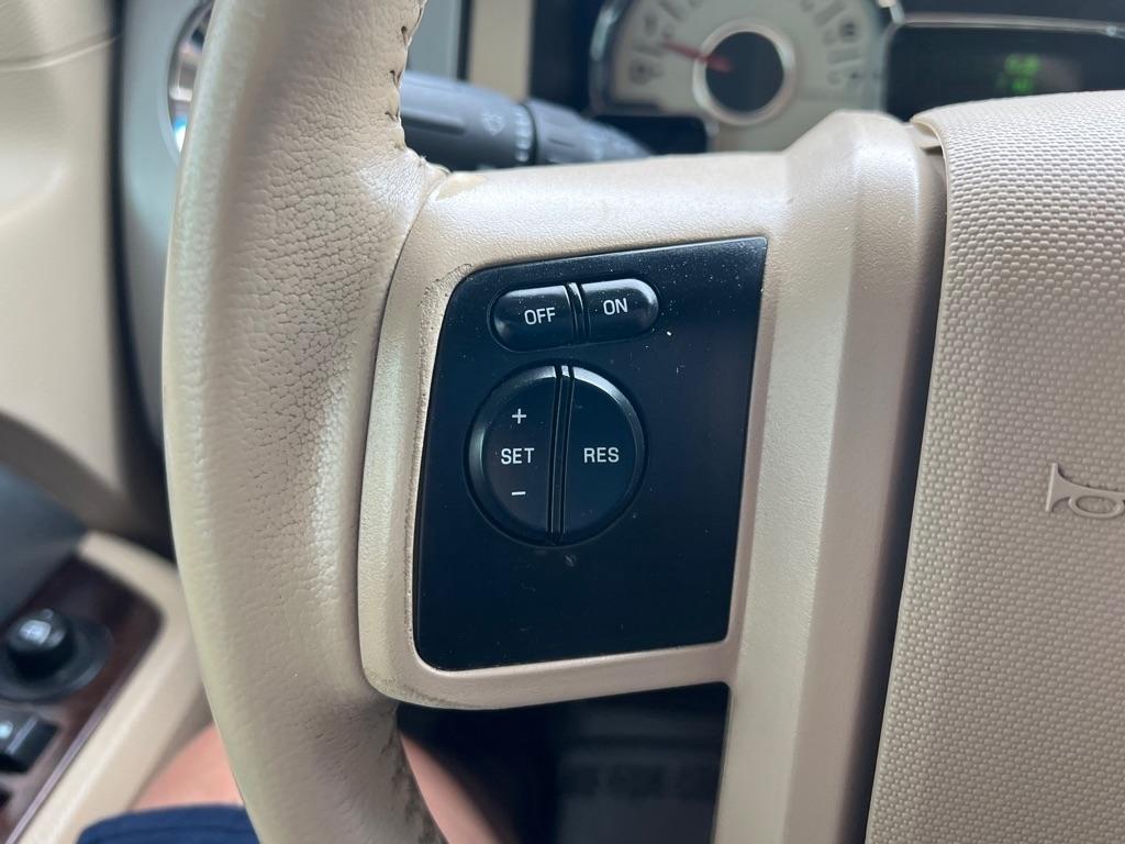 Ford Expedition XLT 4WD 2014