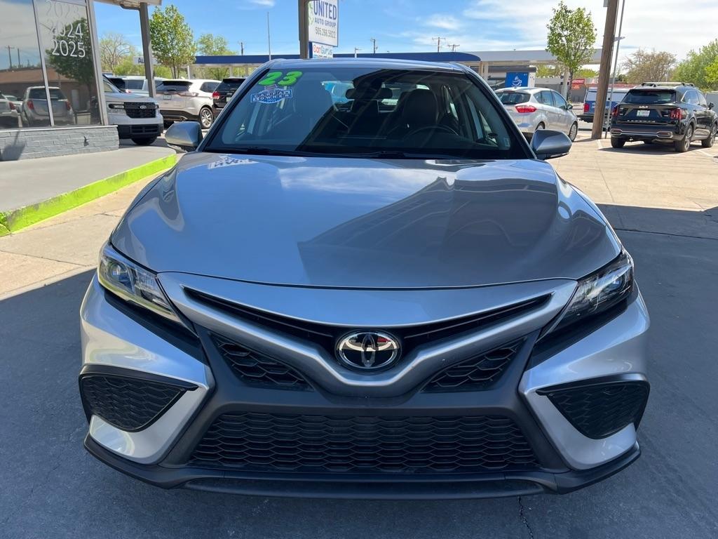 Toyota Camry SE 2023