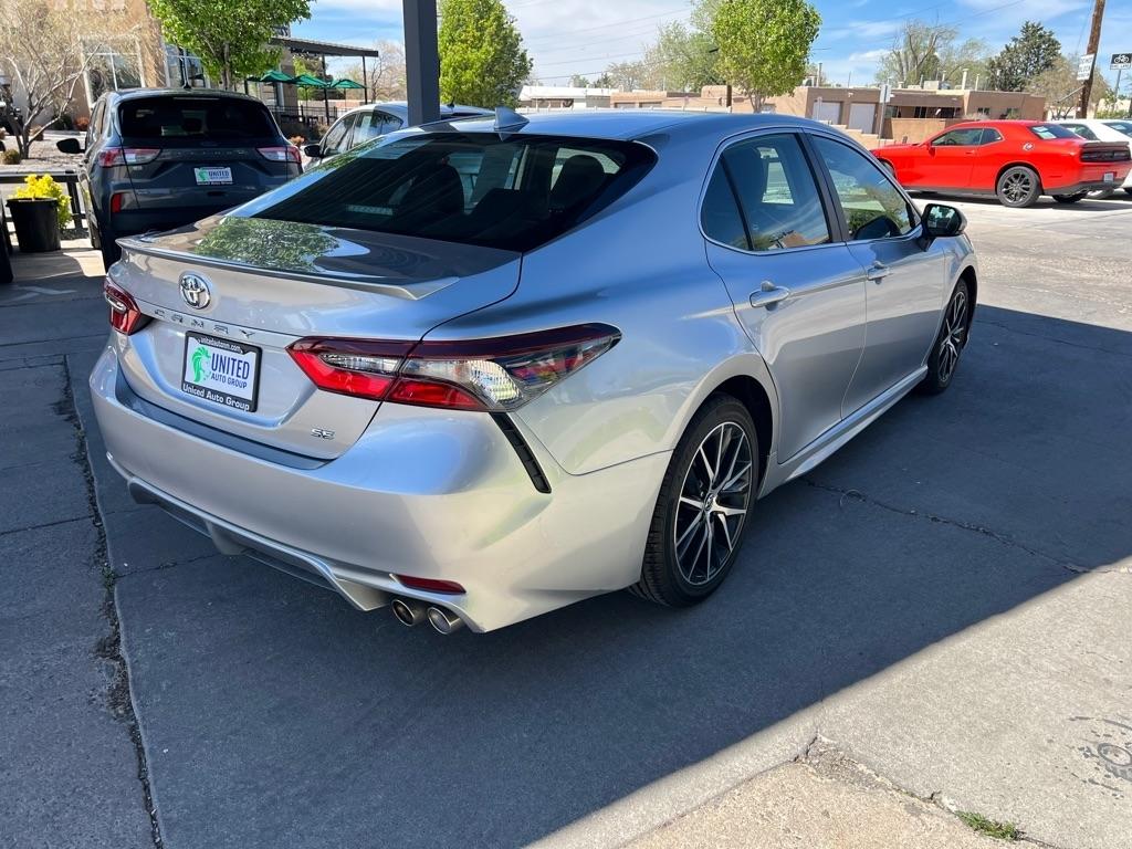 Toyota Camry SE 2023