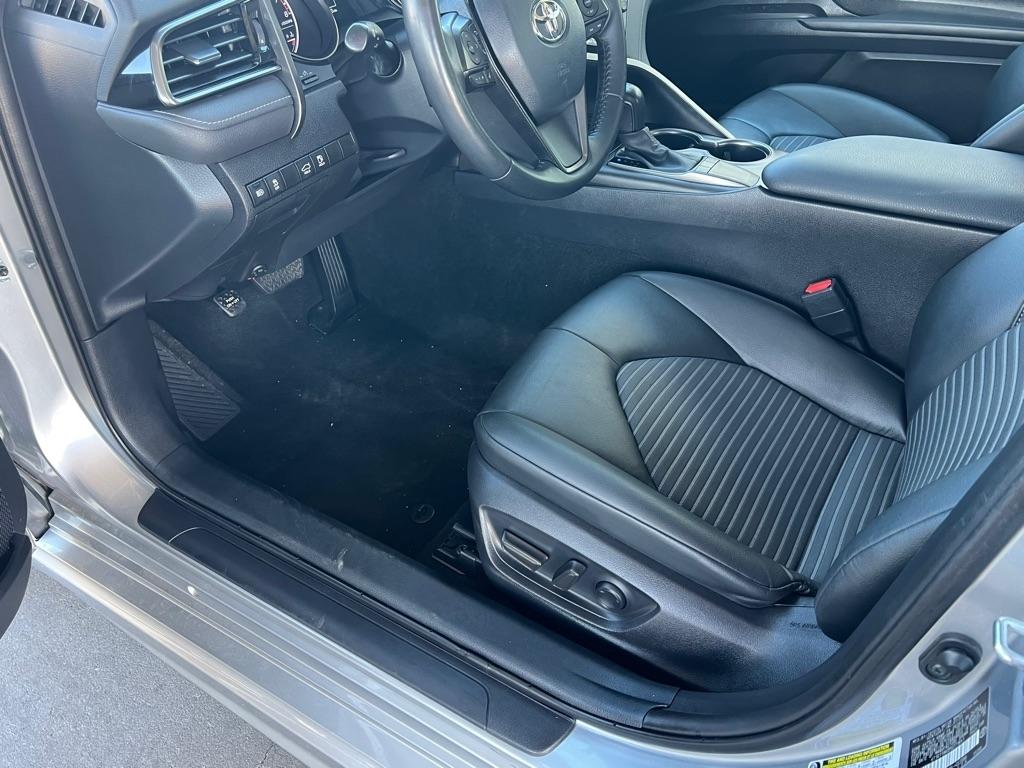 Toyota Camry SE 2023