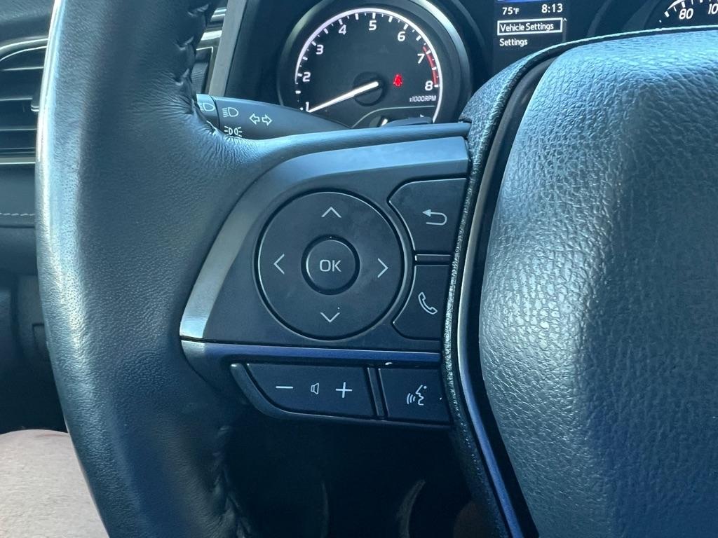 Toyota Camry SE 2023