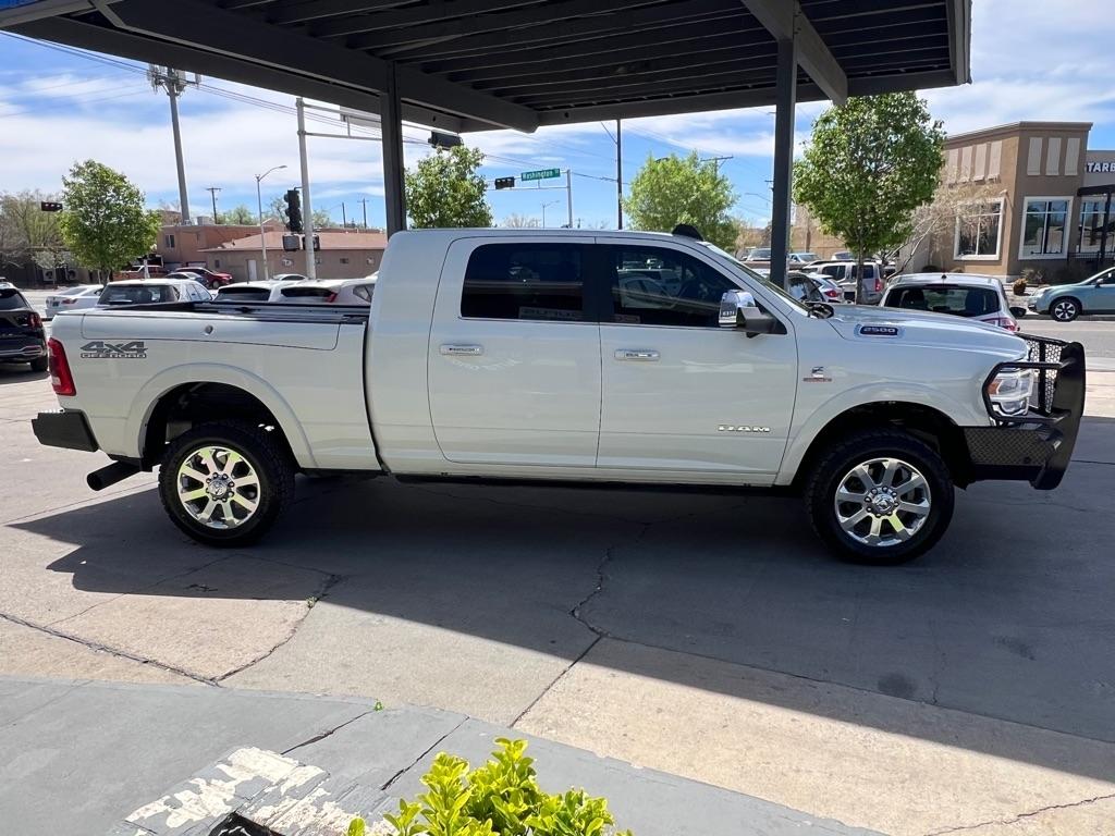 RAM 2500 Laramie Mega Cab 4WD 2022
