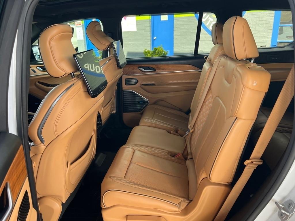 Jeep Grand Cherokee L Summit 4WD 2023