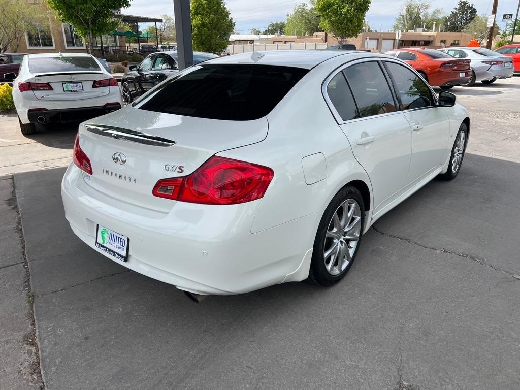 Infiniti G Sedan 37 Sport 6MT 2013